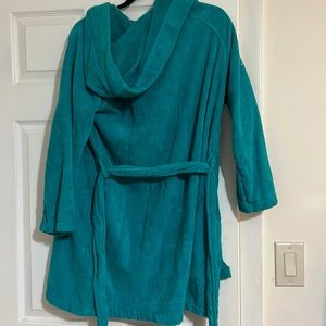 Lacoste hooded bathroom green